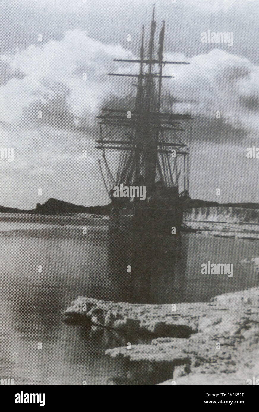 La Terra Nova Expedition, ufficialmente il British Antarctic Expedition, era una spedizione in Antartide che ha avuto luogo tra il 1910 e il 1913. È stato guidato da Robert Falcon Scott e ha avuto diverse discipline scientifiche e gli obiettivi geografici. Scott ha voluto continuare i lavori scientifici che egli aveva cominciato quando conduce alla scoperta della spedizione in Antartide nel 1901-04. Anche lui voleva essere il primo a raggiungere il geografico del Polo Sud. Egli e quattro compagni raggiunto il polo del 17 gennaio 1912, dove hanno trovato che il norvegese del team guidato da Roald Amundsen aveva preceduto da 34 giorni. Foto Stock