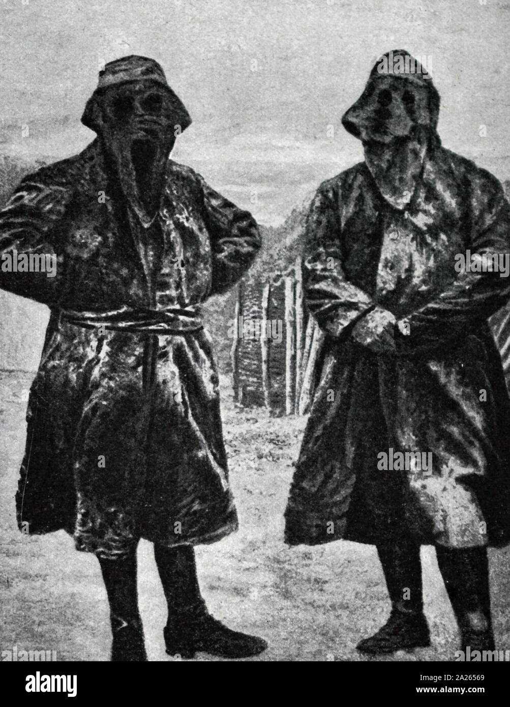 Truppe tedesche in maschere antigas e abbigliamento protettivo. La Prima Guerra Mondiale 1915 Foto Stock