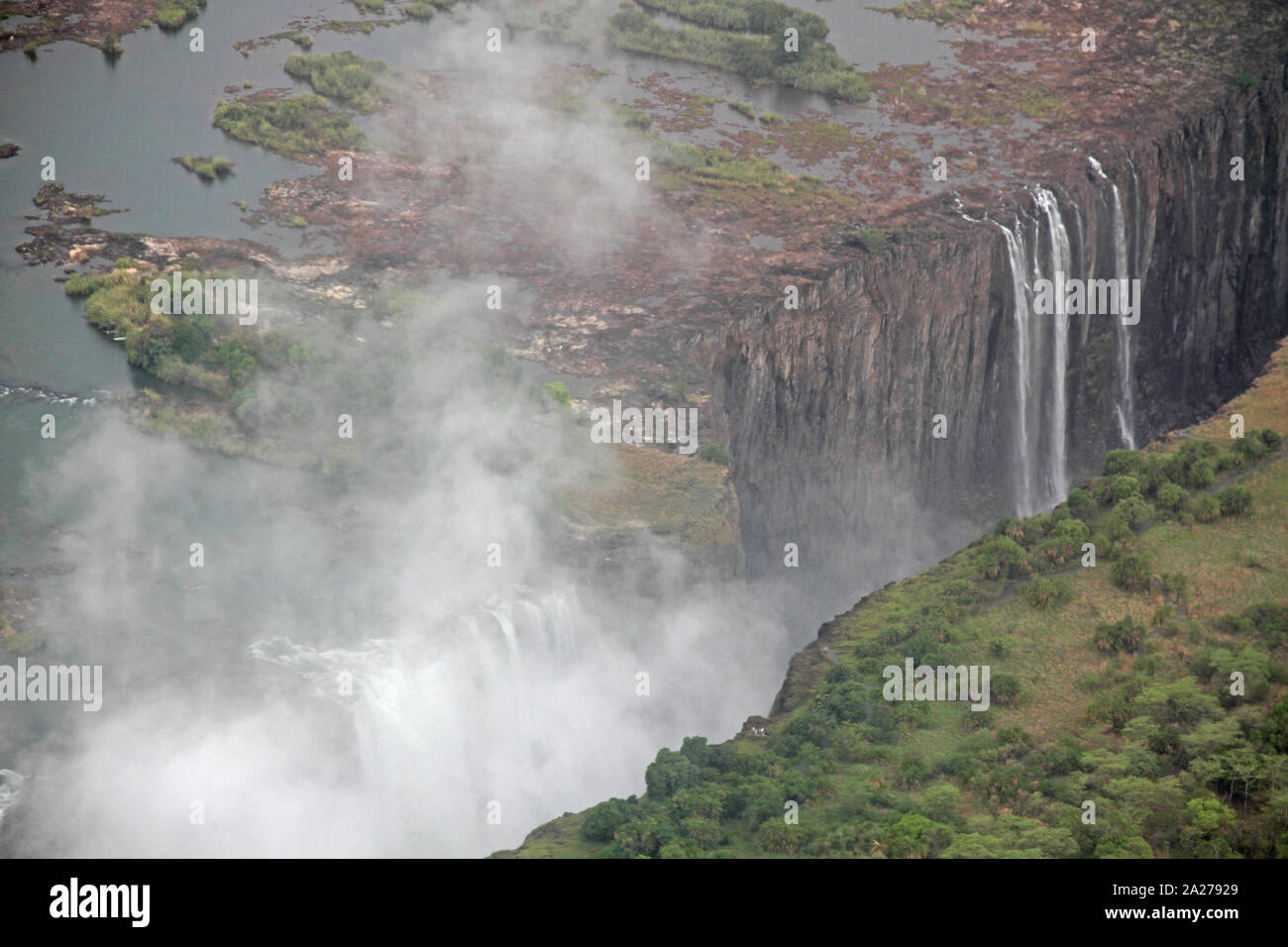 Vista sulla cima di Victoria Falls dallo Zimbabwe. Foto Stock