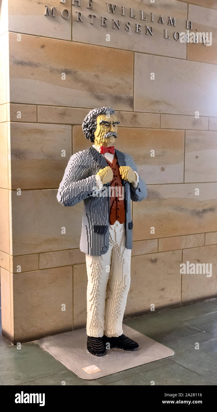 Il Mark Twain statua, il Mark Twain House & Museum, Hartford ,iConnecticut, STATI UNITI D'AMERICA Foto Stock