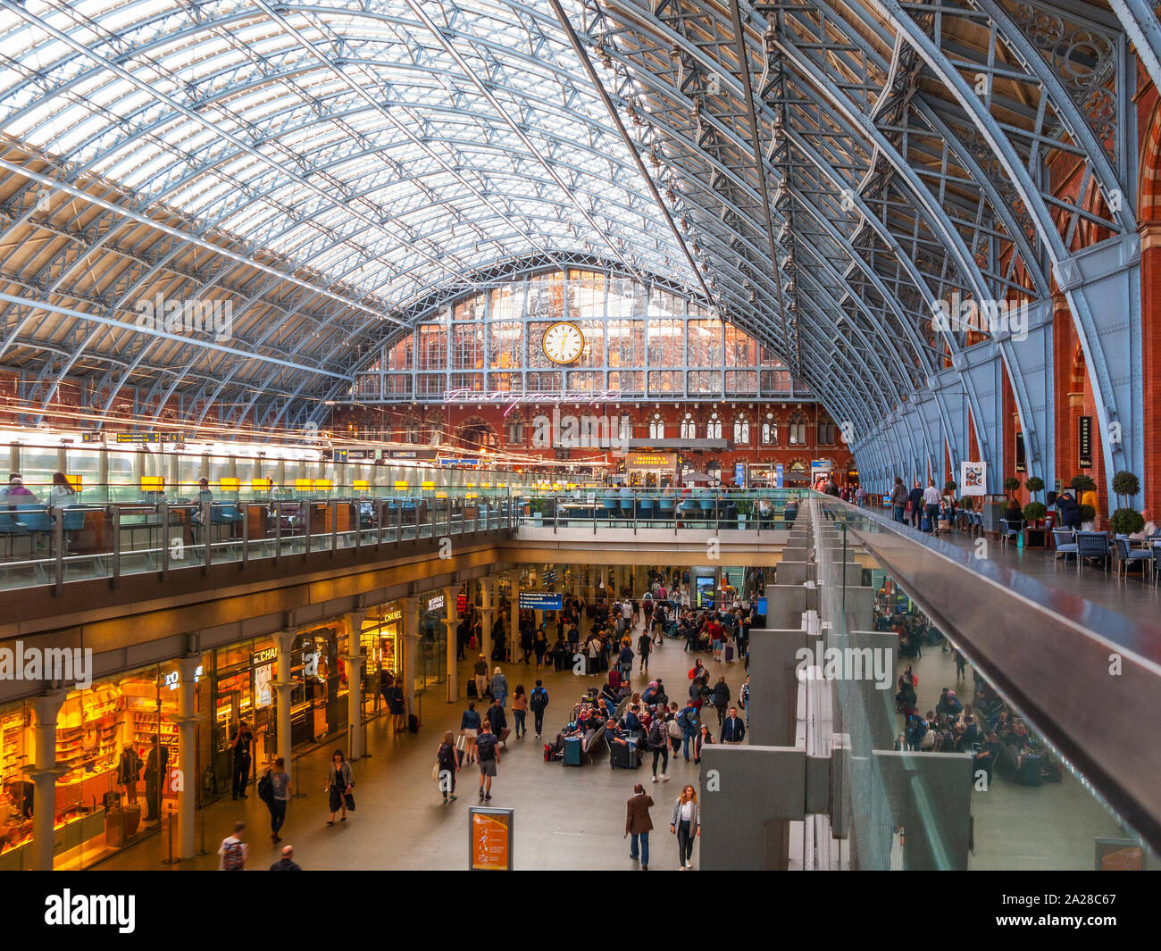 Stazione ferroviaria internazionale di St Pancras Station, interno Foto Stock