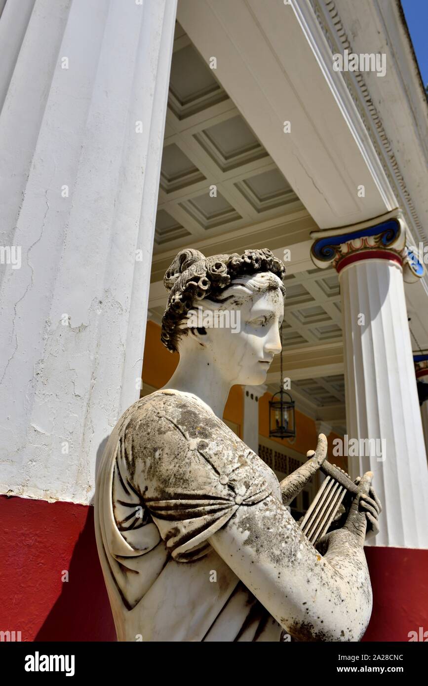 Statua greca, Palace,Gastouri,l'isola di Corfù, isole Ionie, Grecia Foto Stock