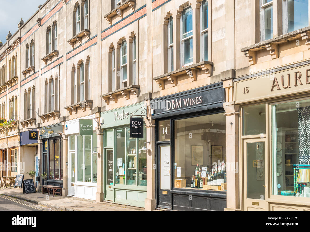 Negozi Boutique su Kings Rd in affluent Clifton Village a Bristol, Inghilterra, Regno Unito. Foto Stock