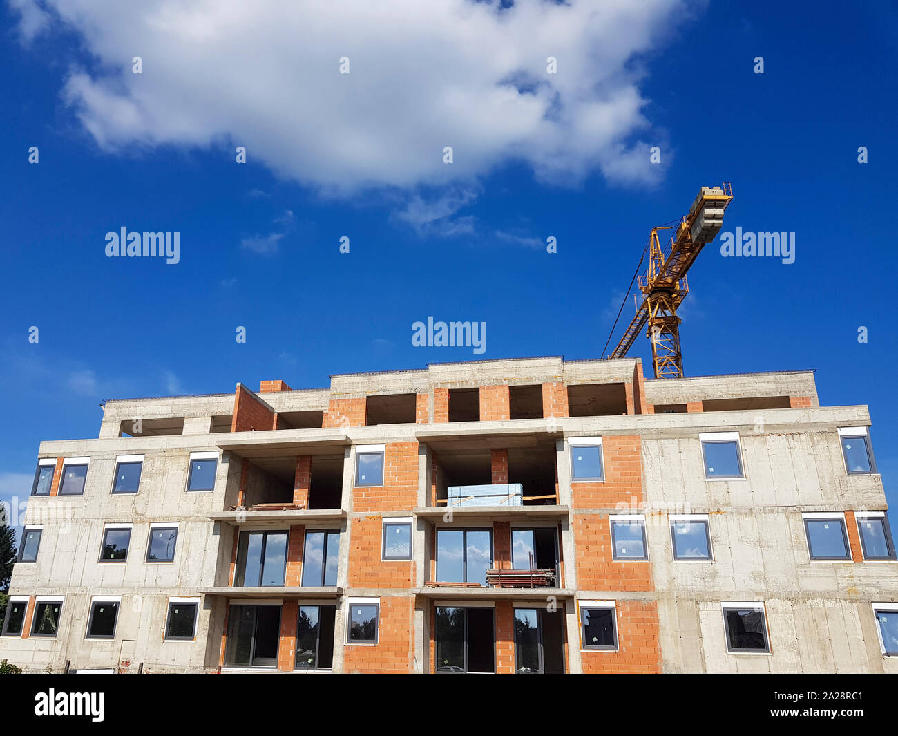La costruzione dell'edificio. Una gru può essere visto in background. verso il basso. Constraction cantiere. Foto Stock