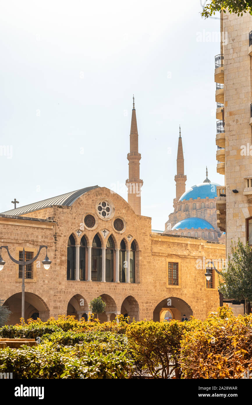 Saint Georges cattedrale maronita e Mohammad Al-Amin moschea in background nel centro di Beirut, Libano Foto Stock