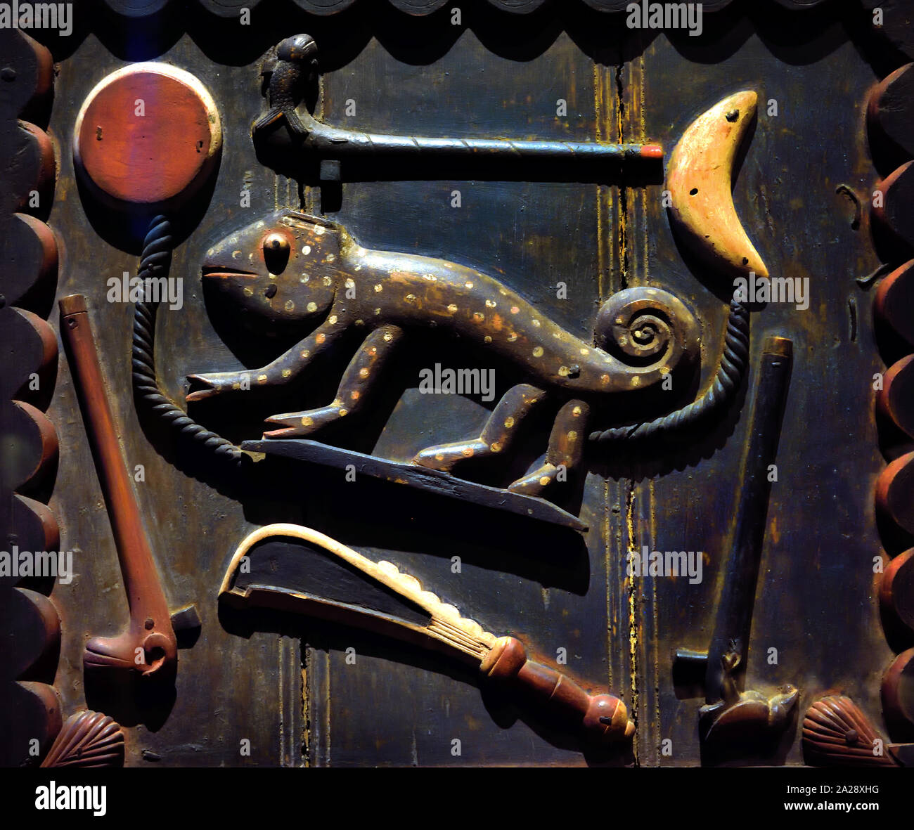 Porte (dettaglio ) del palazzo di Glélé. (Regno di Abomey) 1880-1890 Popolazione Fon persone Benin Afrique Occidentale - Bénin - Zou - Abomey, africane. Foto Stock