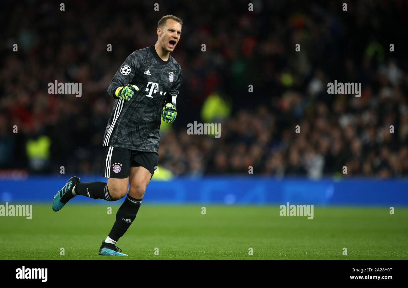 Il Bayern Monaco il portiere Manuel Neuer celebra il suo lato del primo obiettivo del gioco durante la partita della UEFA Champions League a Tottenham Hotspur Stadium, Londra. Foto Stock