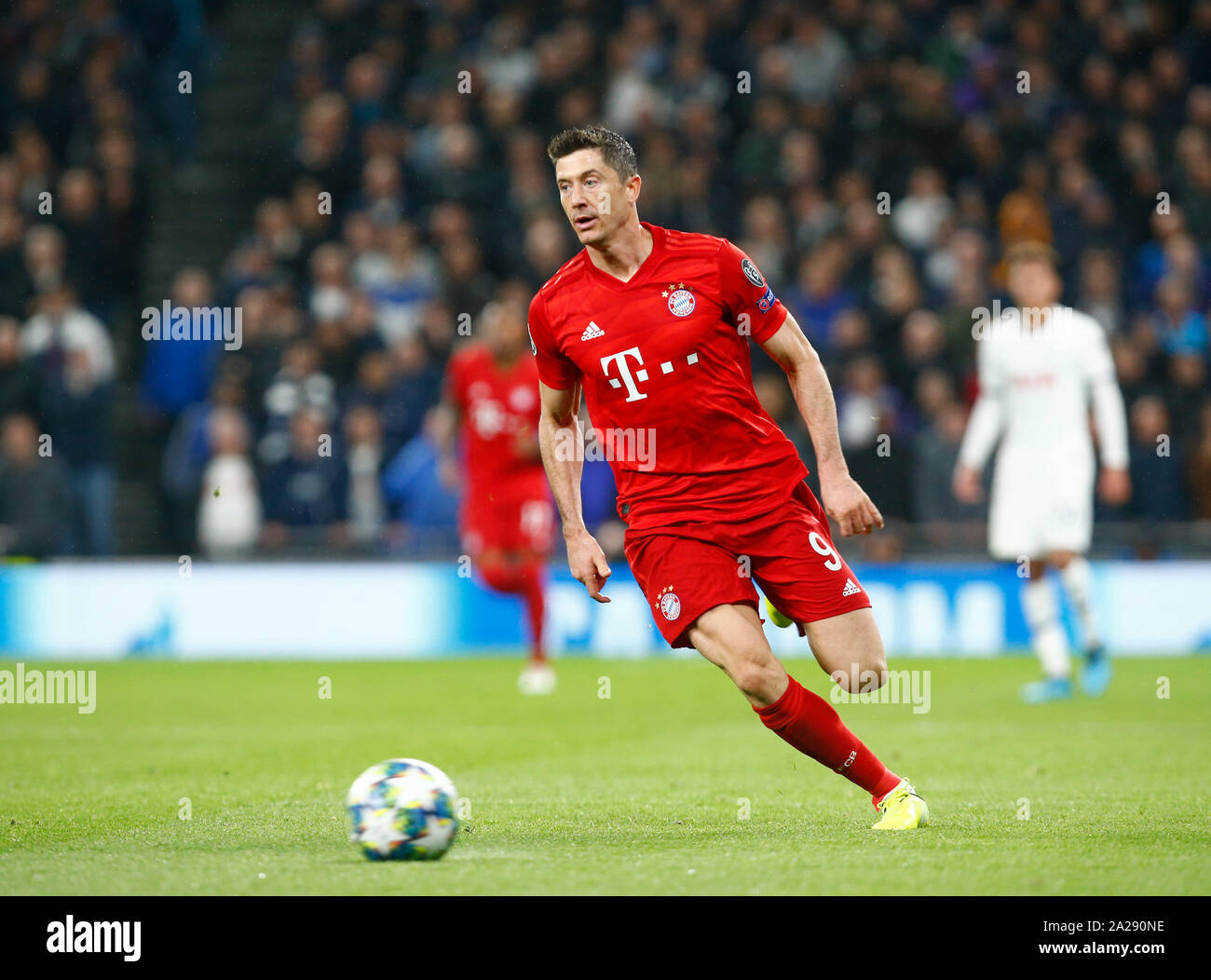 Londra, Regno Unito. 01 ott 2019. LONDON, Regno Unito 01 ottobre. Robert Lewandowski del FC Bayern Monaco durante UAFA Champion League Gruppo B tra Tottenham Hotspur e Bayern Monaco di Baviera a Tottenham Hotspur Stadium, Londra, Regno Unito il 01 ottobre 2019 Credit: Azione Foto Sport/Alamy Live News Foto Stock