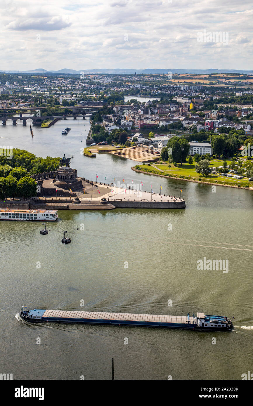 Koblenz, angolo tedesco, alla confluenza della Mosella e del Reno, funivia alla fortezza Ehrenbreitstein, attraverso il Reno, navigazione sul Reno, Germania Foto Stock