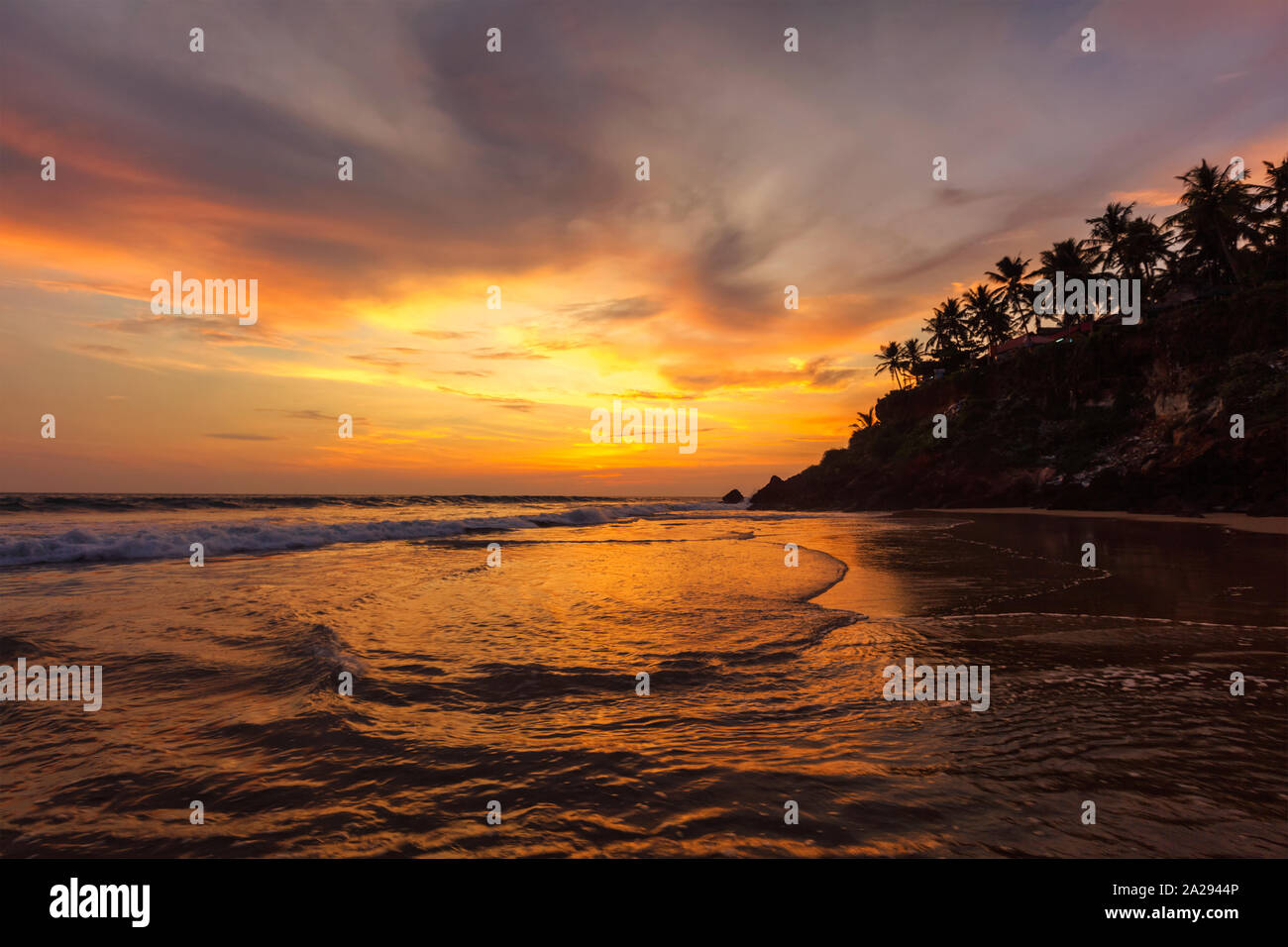 Tramonto sulla spiaggia di Varkala Kerala, India Foto Stock