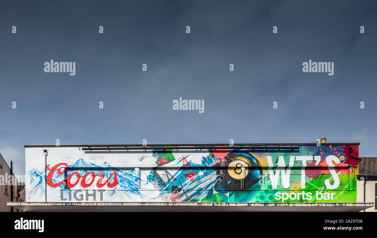 Lo Sport Bar Roof segno - segno sul tetto del WT's Sports Bar in Cambridge Foto Stock