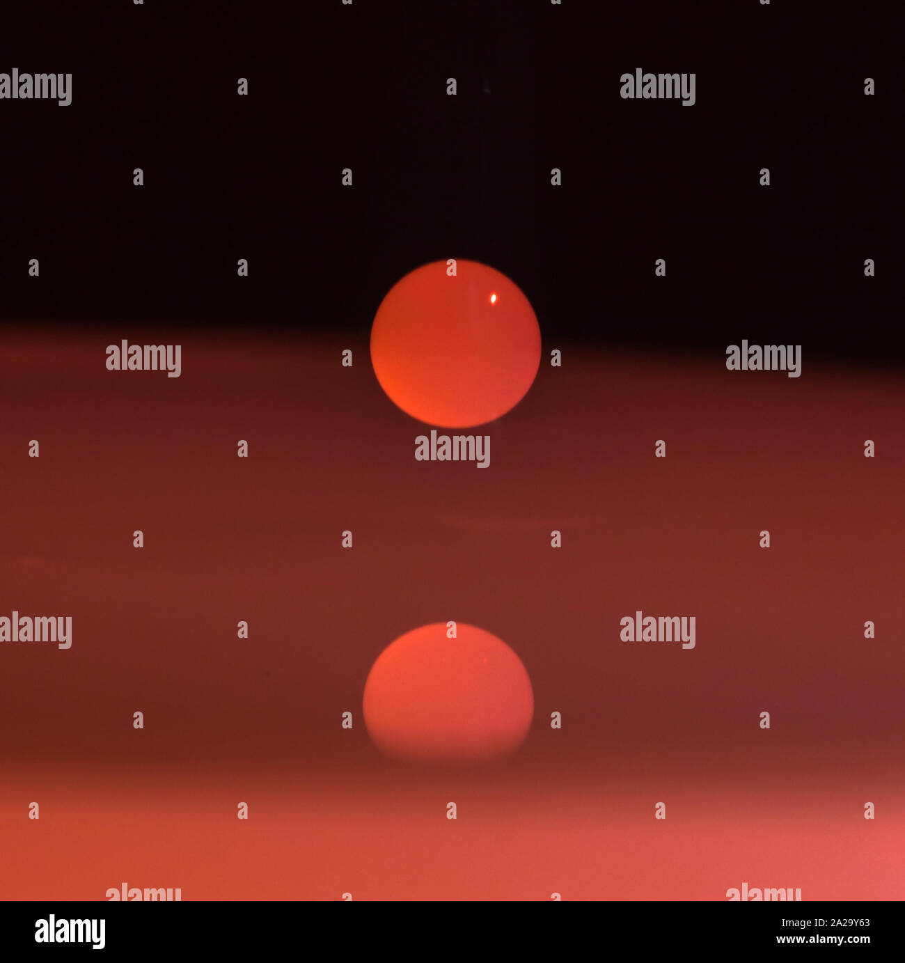 Gocce di acqua Splash & Fotografia Foto Stock