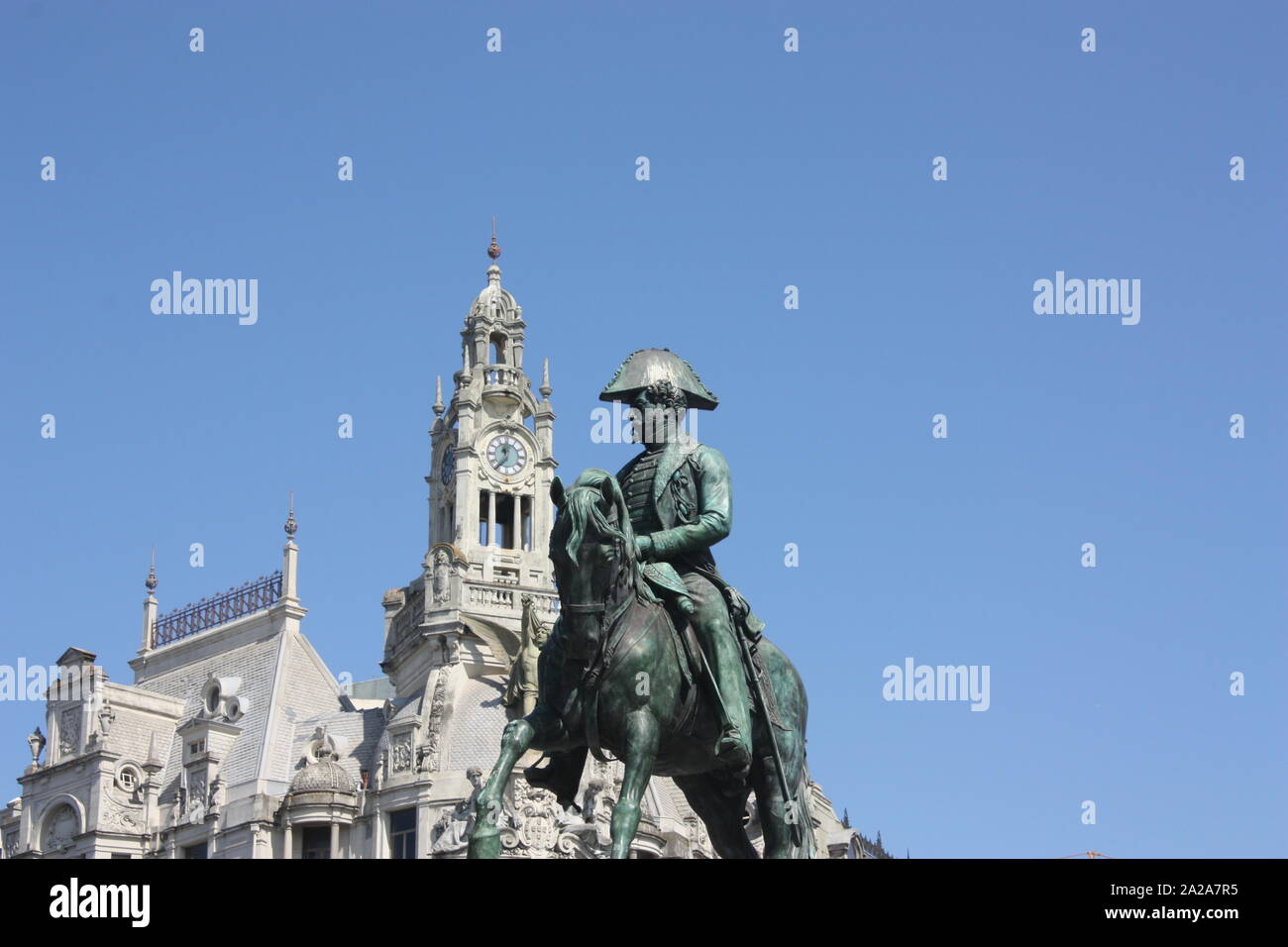 Porto, Portogallo - La statua di Pedro IV nella Praça do Município Foto Stock