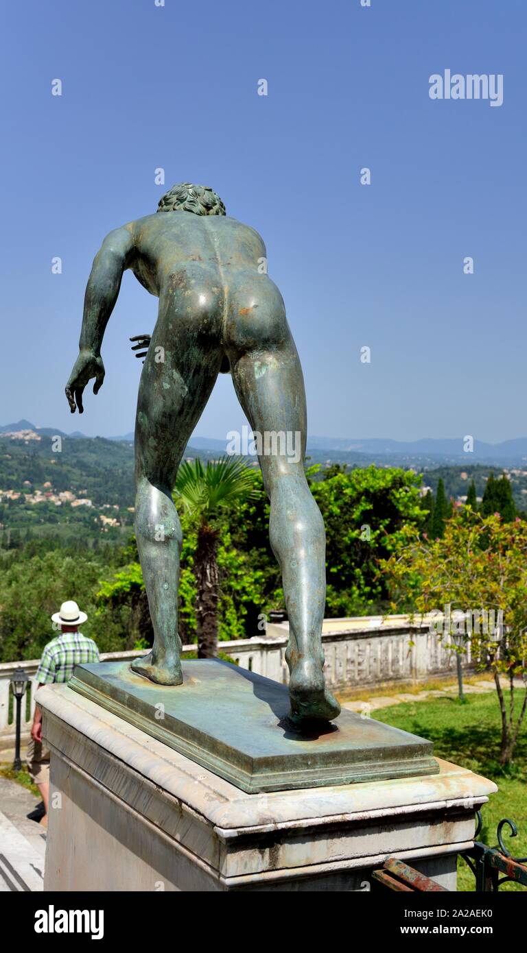 Statua,il Runner, Palace,Gastouri,l'isola di Corfù, isole Ionie, Grecia Foto Stock