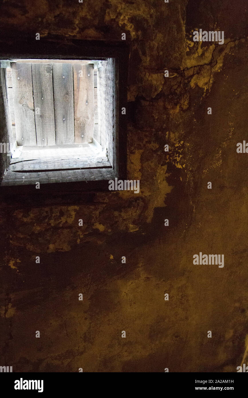 B Cyclon sfiato nel sopravvivere gass camera ad Auschwitz I campo di concentramento, Oświęcim, Polonia Foto Stock