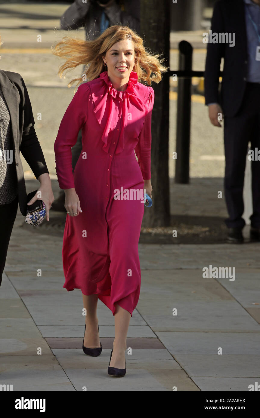 Carrie Symonds arriva presso il congresso del partito conservatore al Manchester Convention Center. Foto Stock