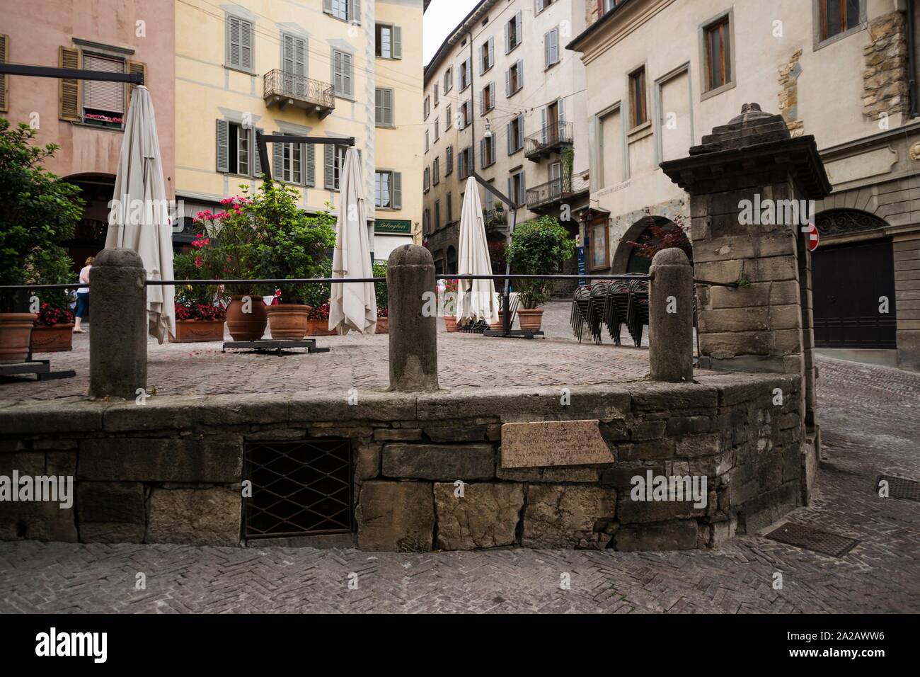 Piazza Mercato delle Scarpe scarpa (Piazza del Mercato), Superiore della  città (Città Alta). Bergamo, Lombardia, Italia, Europa Foto stock - Alamy