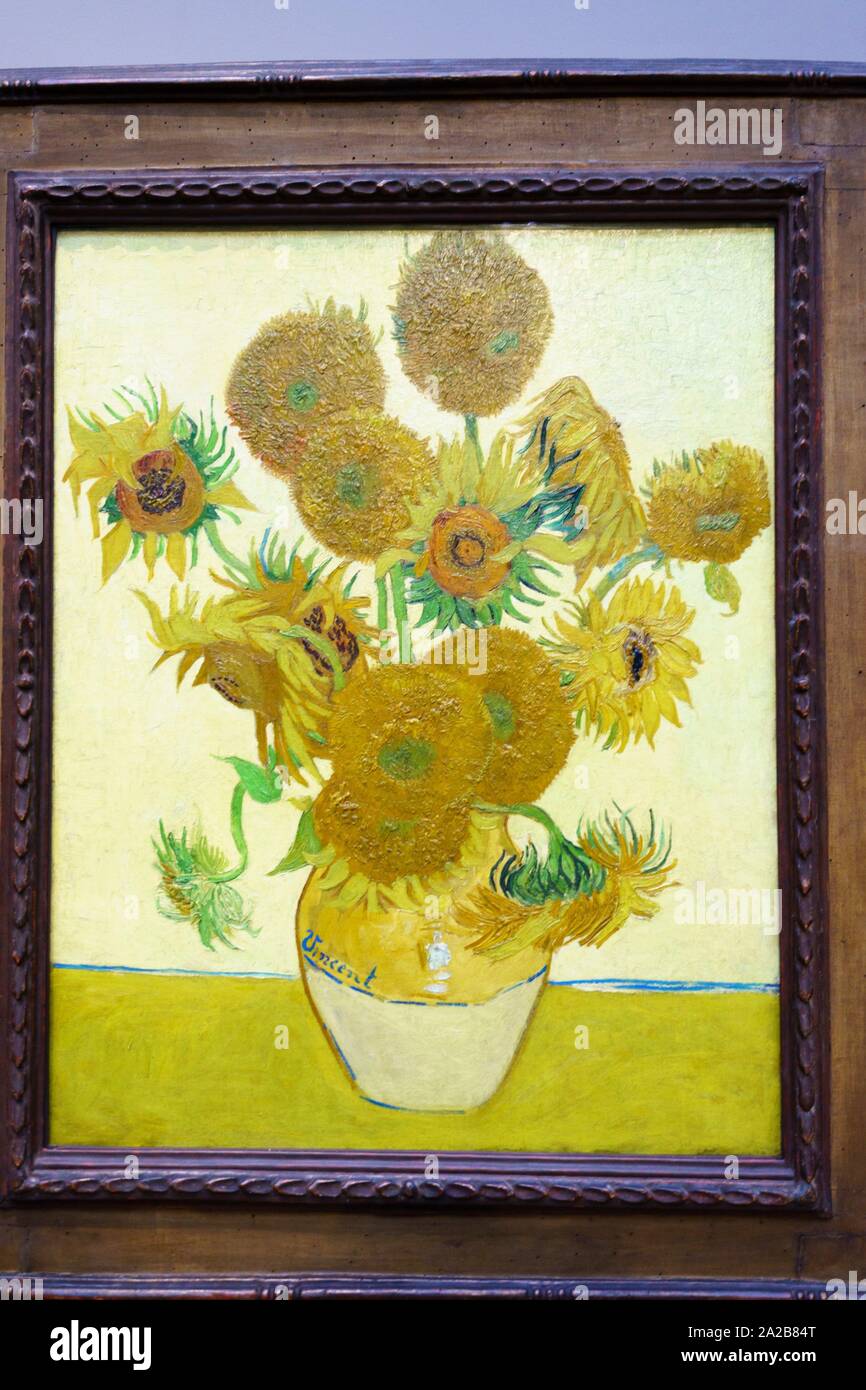 La pittura di Vincent van Gogh, girasoli nella National Gallery di Londra, Trafalgar Square, Londra Dome Foto Stock