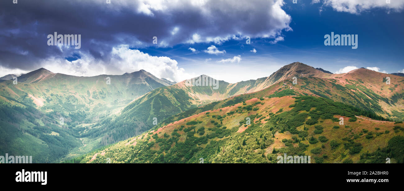 Tempesta di tuoni e fulmini nei Monti Tatra - pericoli di alpinismo Foto Stock