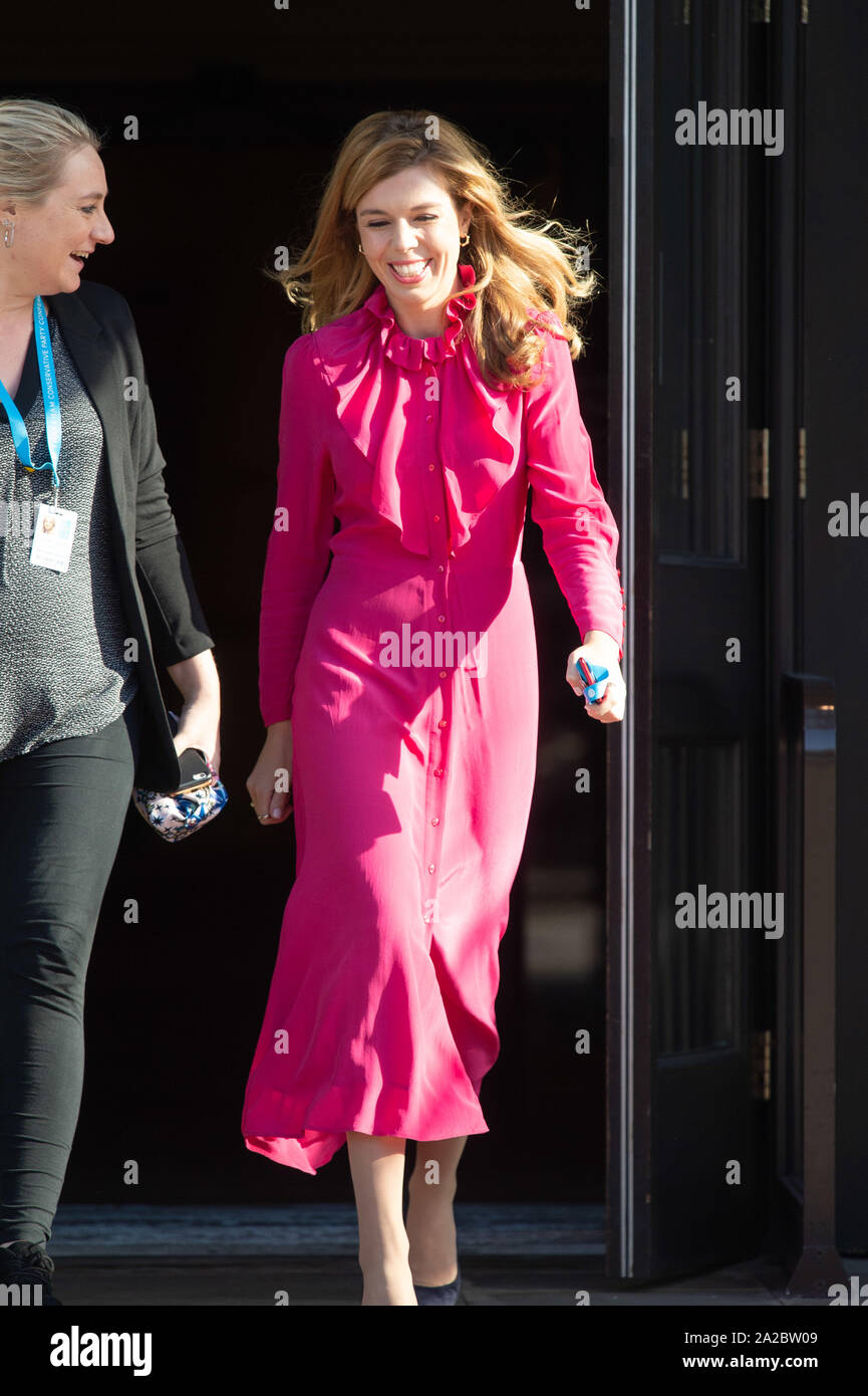 Manchester, Regno Unito. 2 Ottobre, 2019. Carrie Symonds, partner di primo ministro Boris Johnson, durante il congresso del partito conservatore al Manchester Central Convention Complex, Manchester mercoledì 2 ottobre 2019 (credito: P Scaasi | MI News) Credito: MI News & Sport /Alamy Live News Foto Stock