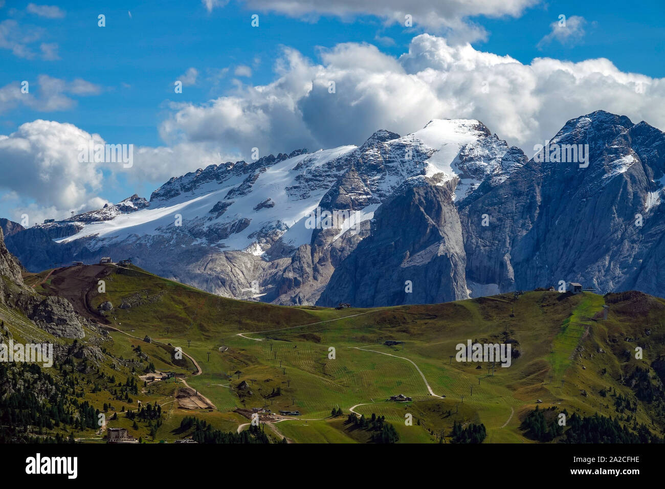 Marmolada mountain e ghiacciai, le Dolomiti italiane intorno a Canazei, Sud Tirolo, Alpi Italiane, Italia Foto Stock