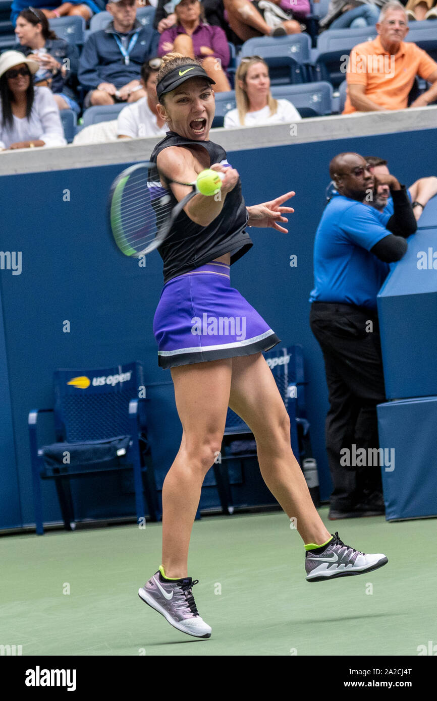 Simona Halep della Romania di competere nel primo round del 2019 US Open Tennis Foto Stock