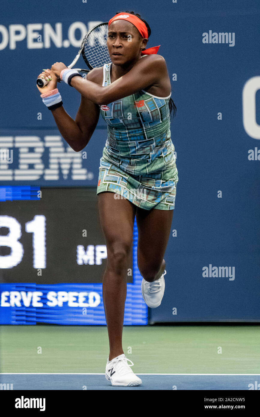 Coco Gauff NEGLI STATI UNITI D' AMERICA competere nel primo round del 2019 US Open Tennis Foto Stock