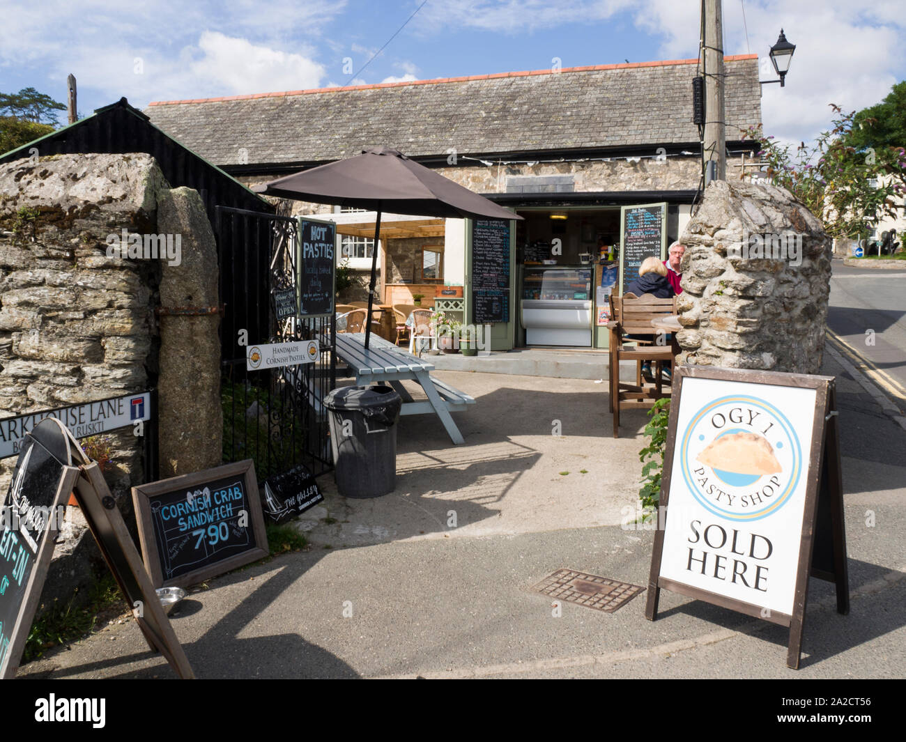 Pasty shop e caffetteria al Charlestown Harbour, Cornwall, Regno Unito Foto Stock