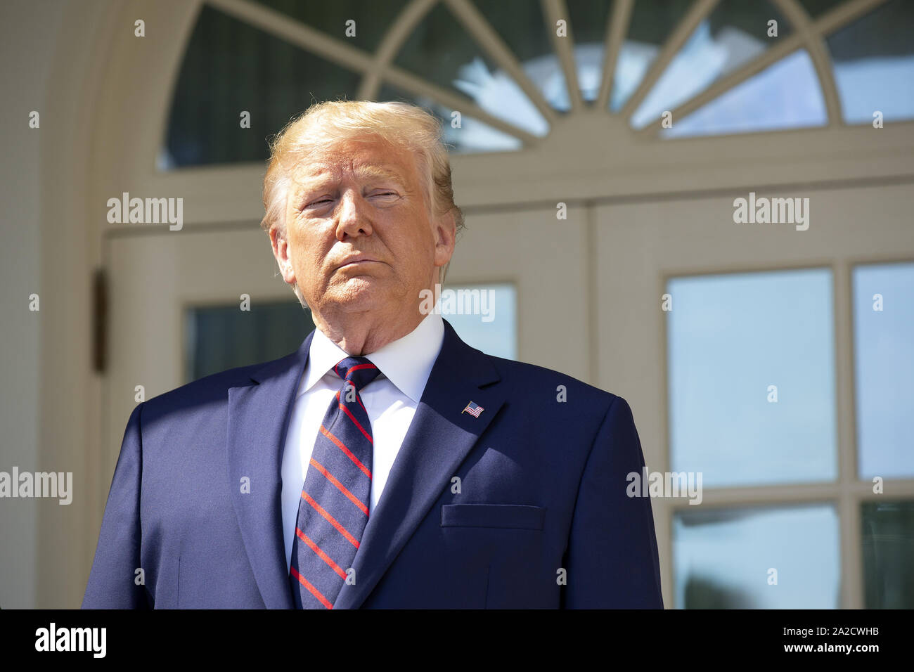 Washington DC, Stati Uniti d'America. 02oct, 2019. Washington, Distretto di Columbia, Stati Uniti d'America. 2 Ottobre, 2019. Il Presidente degli Stati Uniti, Trump saluta il presidente della Repubblica di Finlandia Sauli NiinistÃ¶ alla Casa Bianca di Washington, DC, Stati Uniti il 2 ottobre 2019. Credito: ZUMA Press, Inc./Alamy Live News Foto Stock