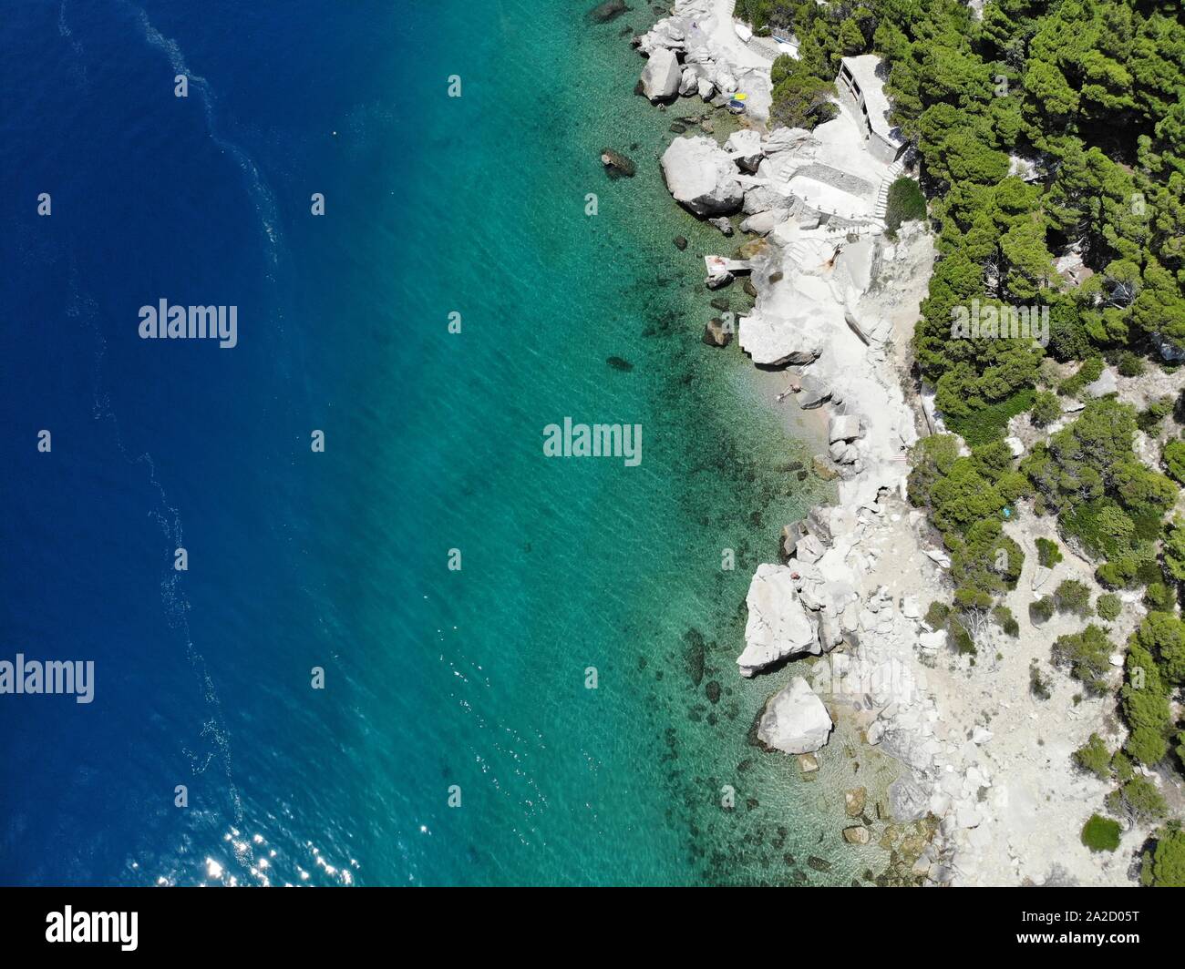 Dalmazia Adriatico. Croazia costa antenna paesaggio fotografico. Le spiagge e la costa di Mimice. Foto Stock