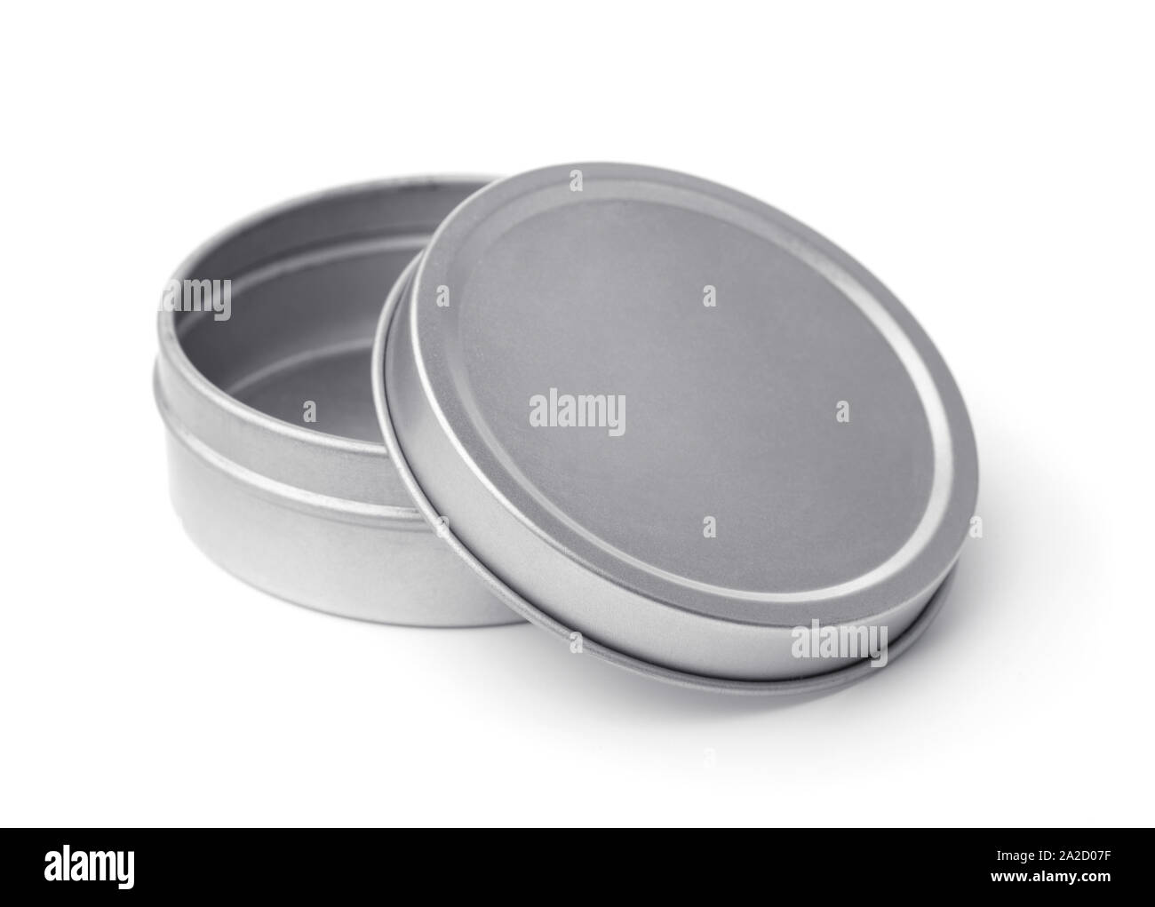 Aprire vuoti di metallo contenitore rotondo isolato su bianco Foto Stock