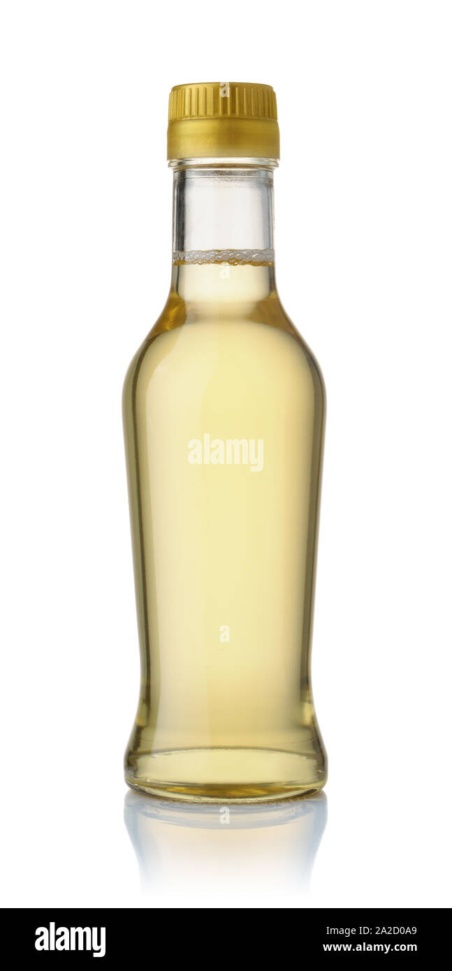 Bottiglia di aceto di riso isolato su bianco Foto Stock