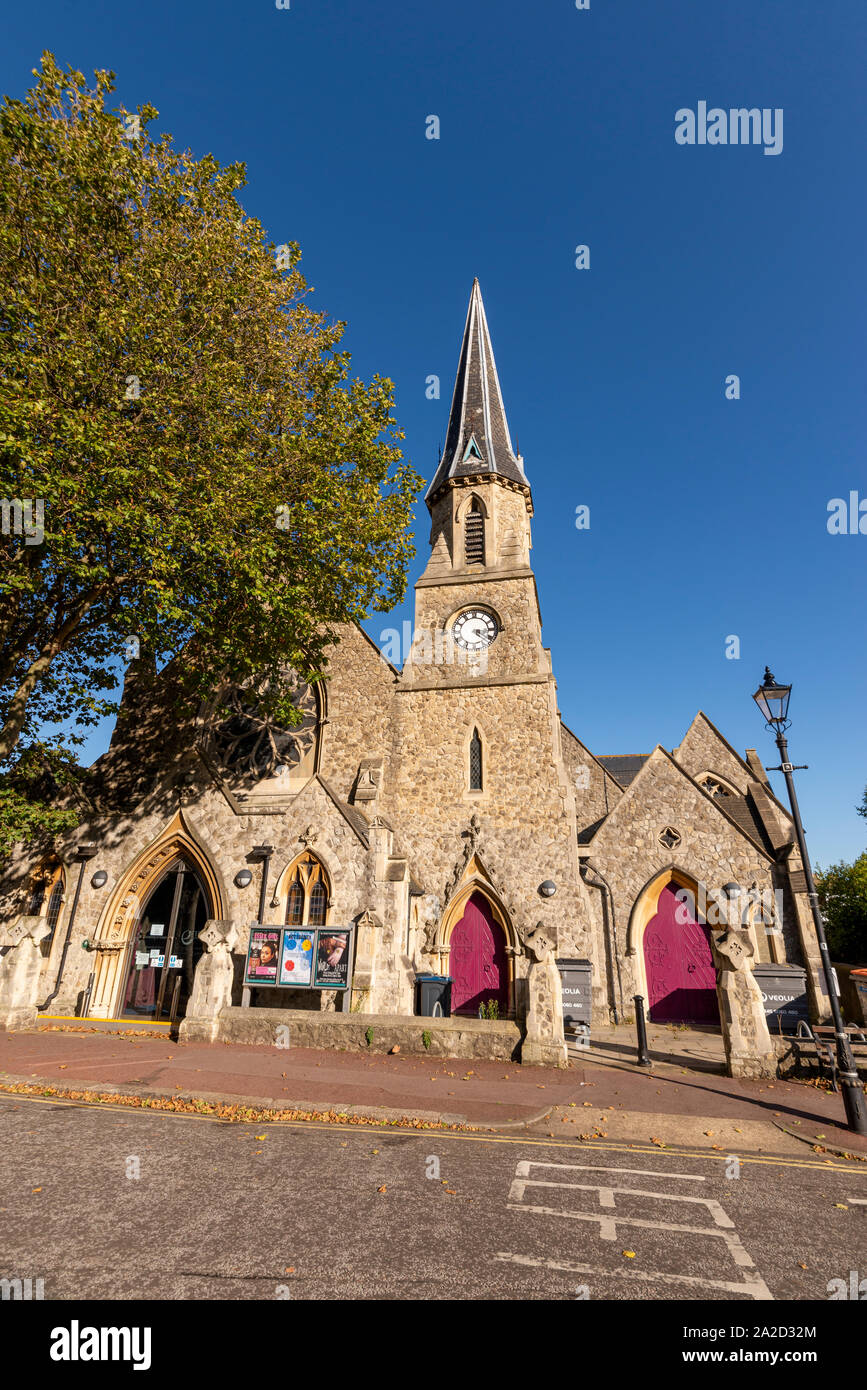 Teatro Clifftown e monolocali, Università di Essex ex chiesa congregazionale, Nelson Street, Southend on Sea, Essex, Regno Unito. Chiesa in stile gotico Foto Stock