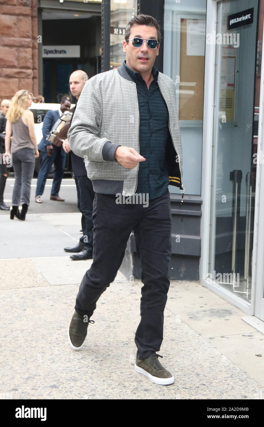 New York, NY, STATI UNITI D'AMERICA. 2 Ottobre, 2019. Jon Hamm a costruire serie a promuovere il nuovo film, Lucy nel cielo il 2 ottobre 2019. Credito: Rw/media/punzone Alamy Live News Foto Stock