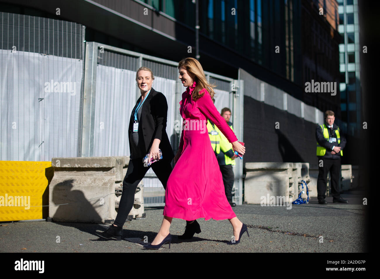 Manchester, Regno Unito. 2 ottobre 2019. Carrie Symonds, partner di primo ministro Boris Johnson, durante il congresso del partito conservatore al Manchester Central Convention Complex, Manchester mercoledì 2 ottobre 2019 (credito: P Scaasi | MI News) Credito: MI News & Sport /Alamy Live News Foto Stock