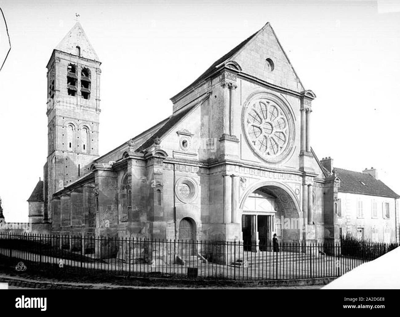 Eglise Saint-Côme-Saint-Damien - Ensemble nord-ouest - Luzarches - Médiathèque de l'architecture et du patrimoine - Foto Stock