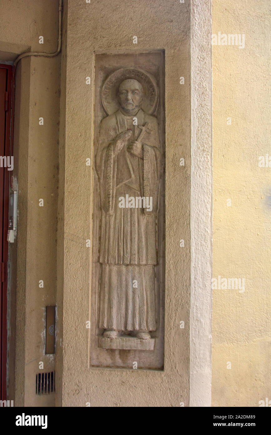 Barcellona, Spagna - 6 Ottobre 2017: la figura di un Santo Cattolico San Giuseppe Oriol (Josй Orioli) - Spagnolo prete cattolico a Barcellona Foto Stock