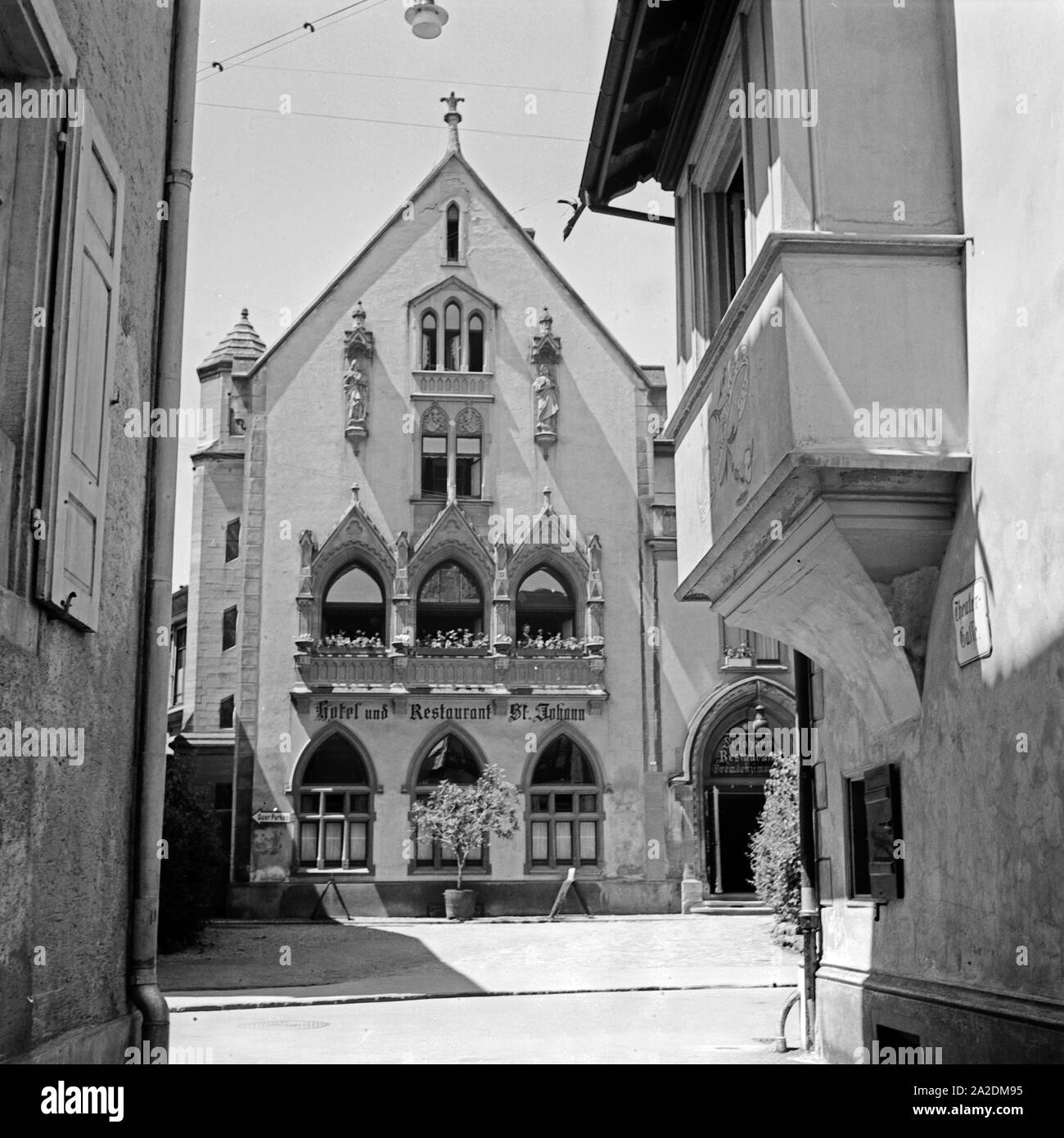 Das historische Gasthaus, Restaurant und Hotel Johann in Konstanz, Deutschland 1930er Jahre. Storico pub, ristorante e albergo 'St.Johann' a Costanza, Germania 1930s. Foto Stock