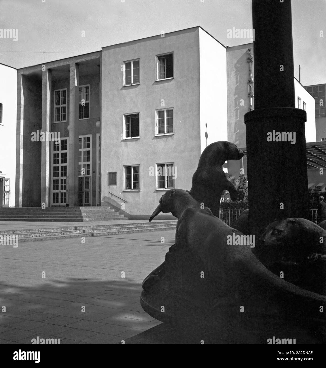 Das 1925 entworfene Stadtbad in Chemmnitz, Deutschland 1930er Jahre. Il Stadtbad piscina in Chemnit era prevista nel 1925, Germania 1930s. Foto Stock