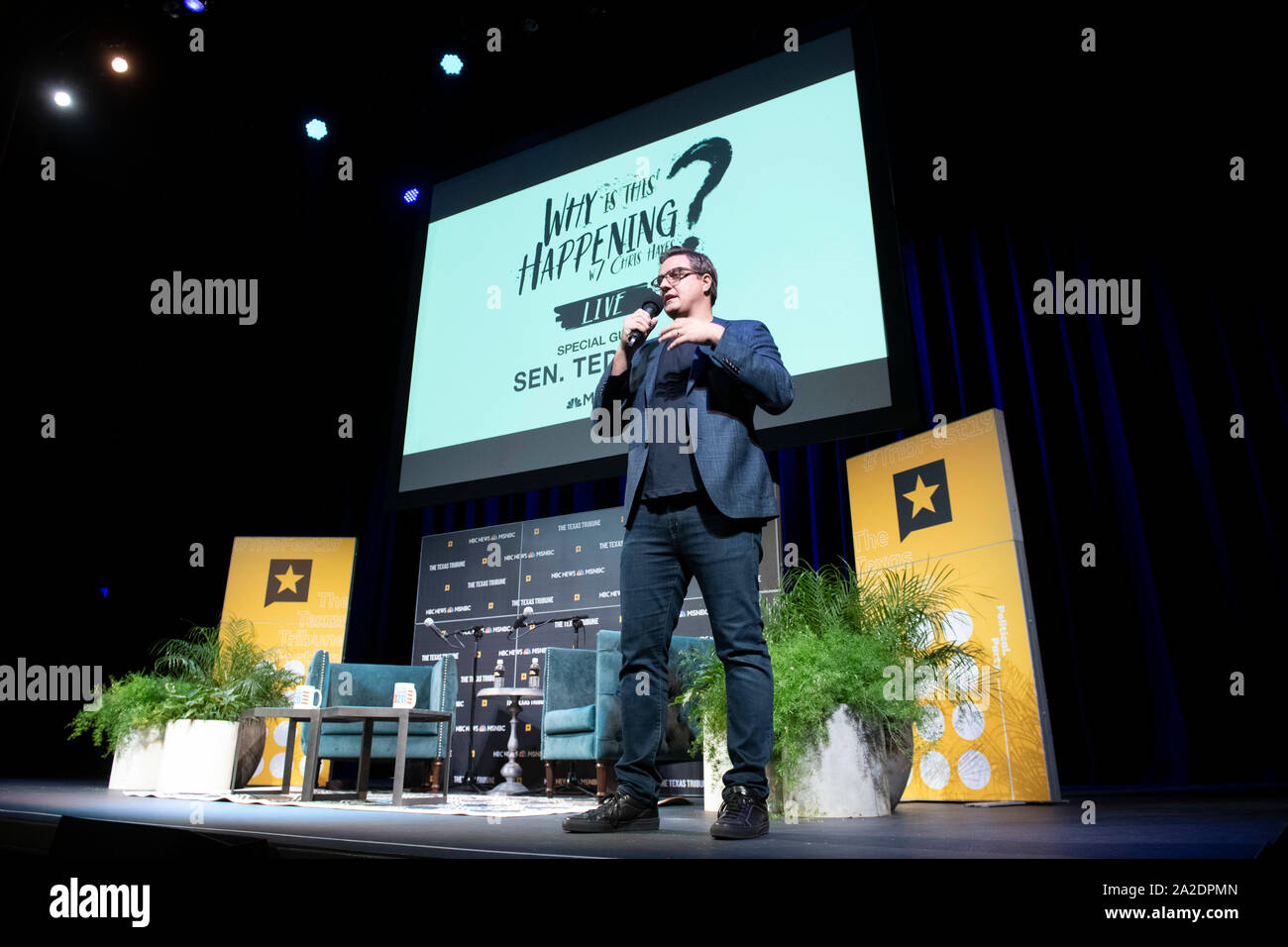 Giornalista Chris Hayes di MSNBC introduce il suo podcast con U.S. Il senatore Ted Cruz del Texas durante un Texas Tribune sessione del Festival di Austin in Texas. Foto Stock