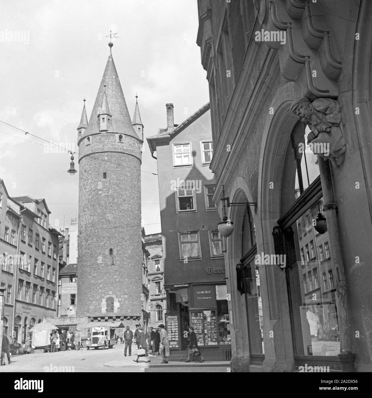 Der Druselturm in der Oberste Gasse in der Innenstadt von Kassel, Deutschland 1930er Jahre. Torre Druselturm presso la vecchia città di Kassel, Germania 1930s. Foto Stock