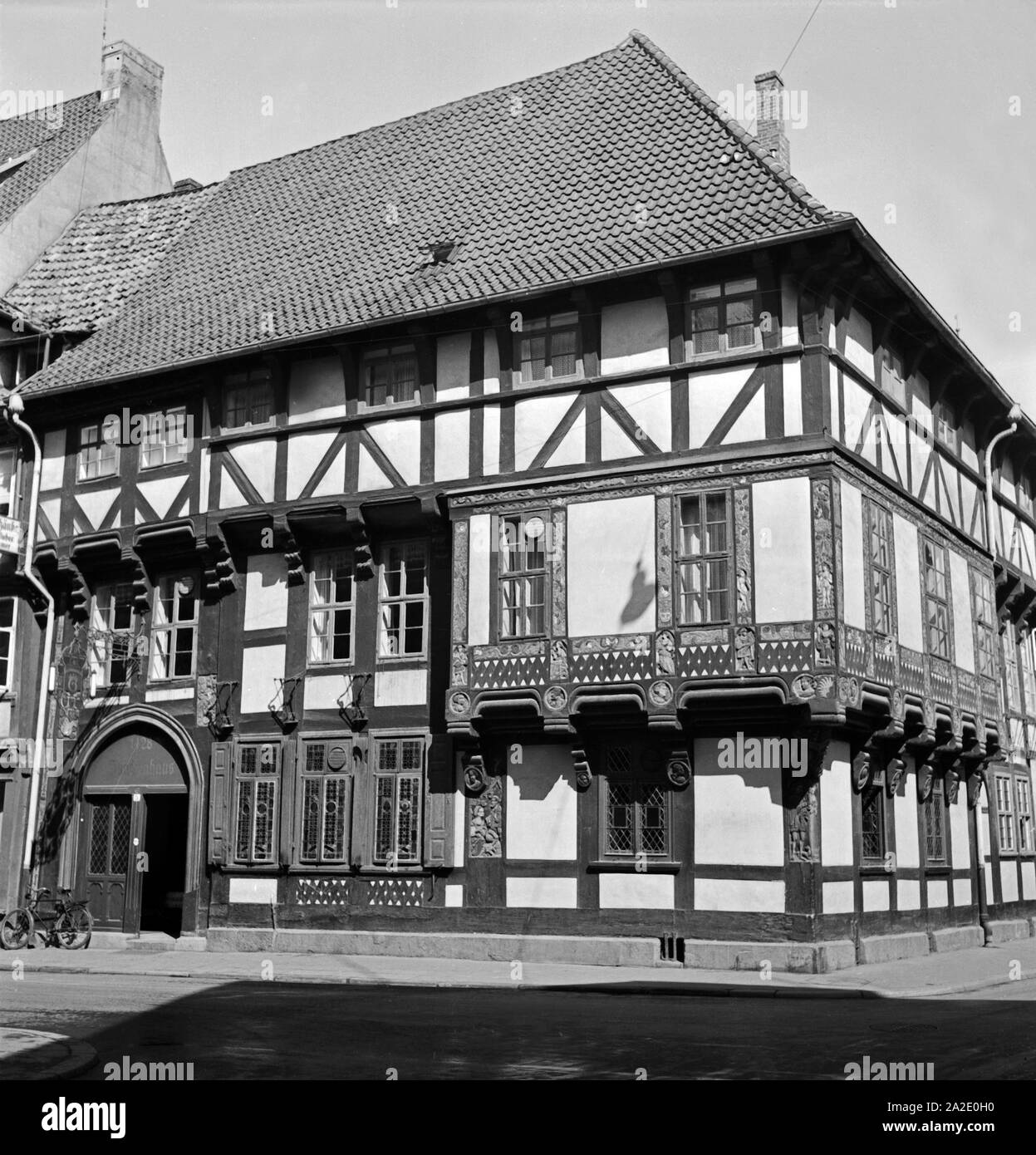 Das Junkerhaus a Gottinga, Deutschland 1930er Jahre. Una casa in legno presso la vecchia città di Goettingen, Germania 1930s. Foto Stock