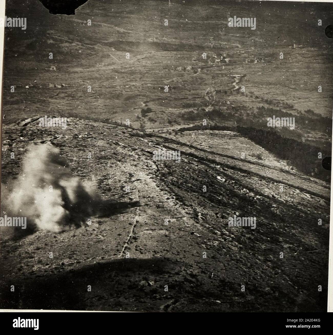 Einschlag einer italienischen 28cm-Granate nach Kote 464 bei Fajti hrib Foto Stock