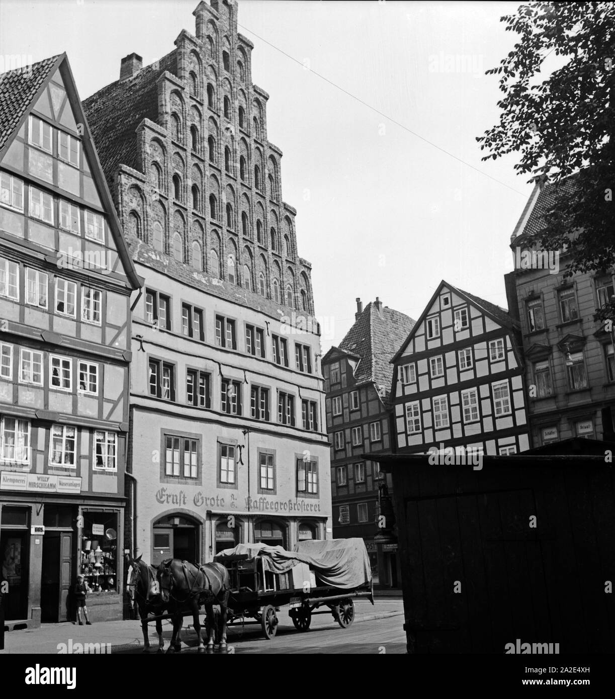 Die alte Kanzlei gegenüber der Ägidienkirche in Hannover, Deutschland 1930er Jahre. Cancelleria vecchio nella vecchia città di Hannover, Germania 1930s. Foto Stock