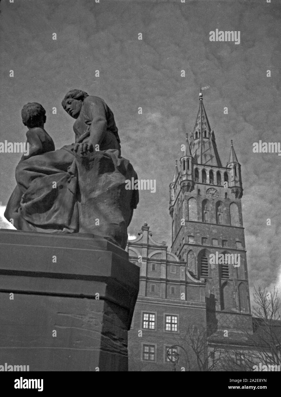 Blick auf das Schloss in Königsberg in Ostpreußen, 1930er Jahre. Vista del castello di Koenigsberg, Prussia orientale, 1930s. Foto Stock