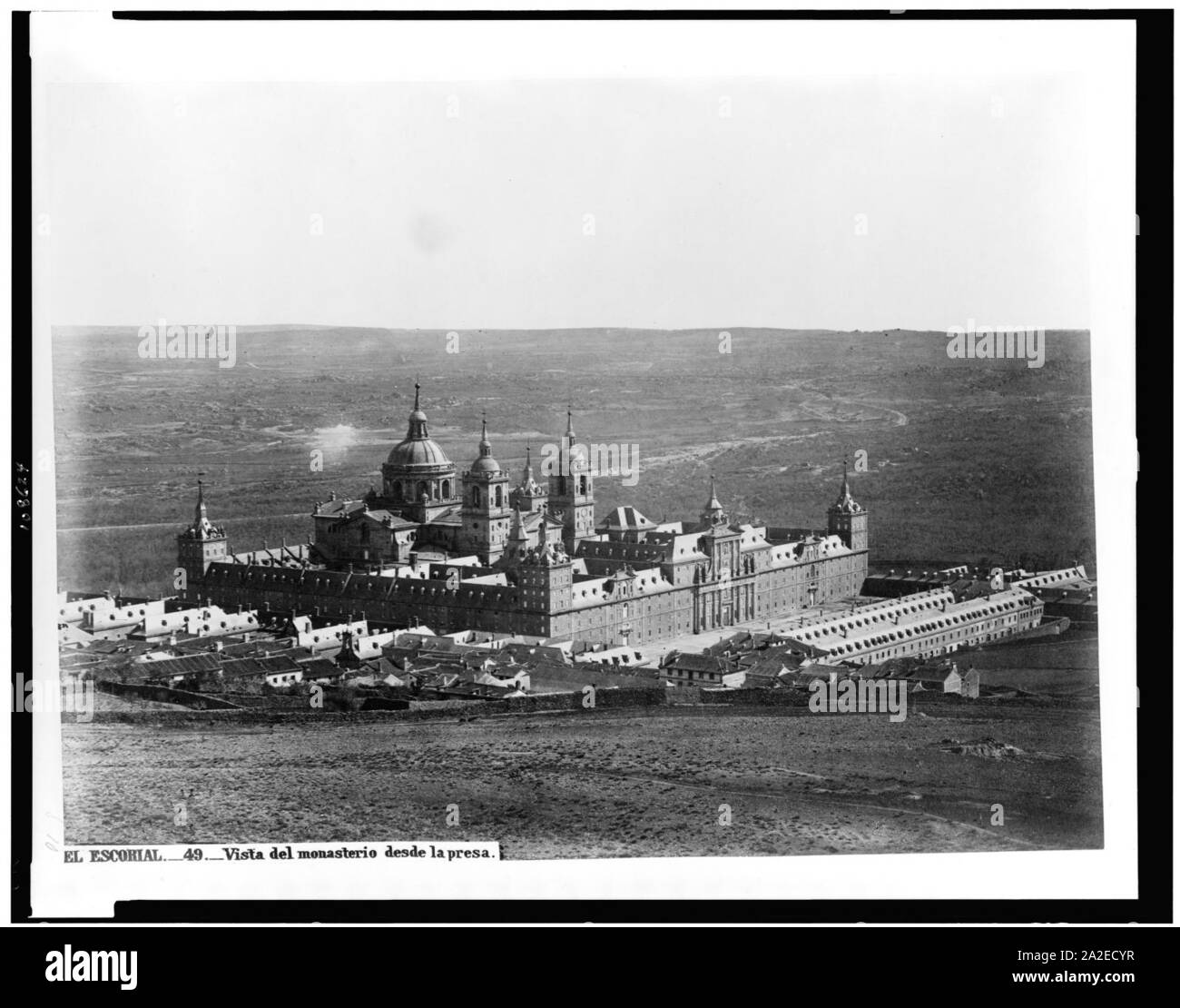 El Escorial. Vista del monasterio desde la presa Foto Stock