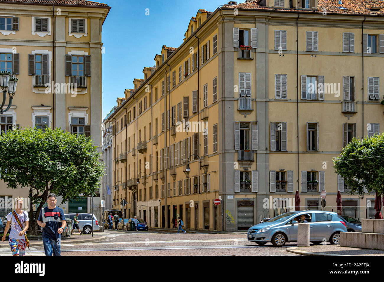 Eleganti edifici che circondano Piazza Savoia inTurin ,Italia Foto Stock