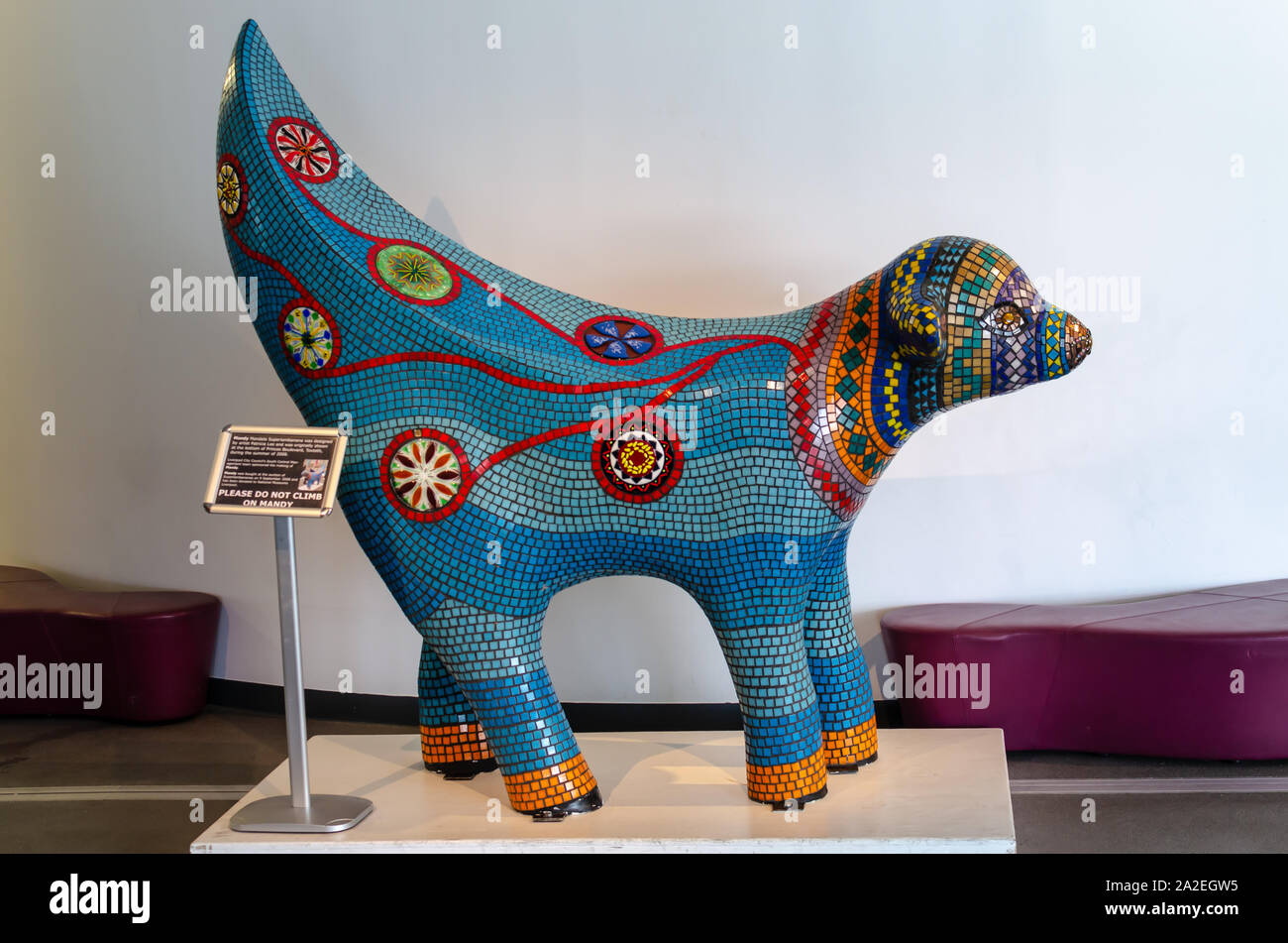 La scultura "andy Mandala SuperLamBanana' disegnata da Patricia Lee. La scultura è stata donata ai musei nazionali di Liverpool. Foto Stock