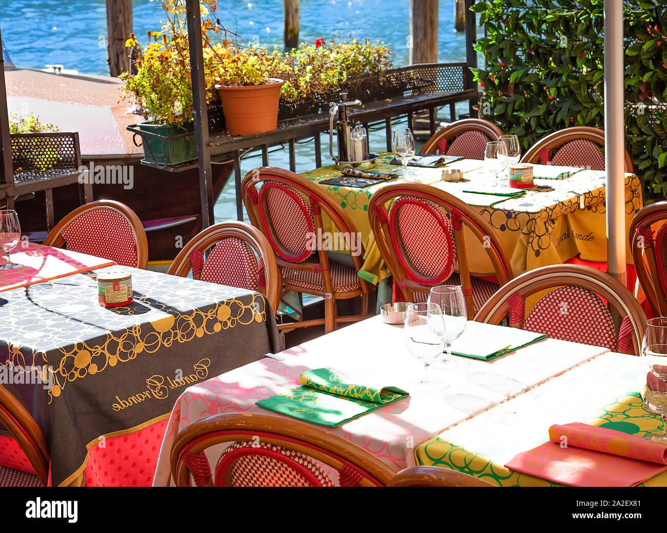 Venezia, Italia-20 Aprile 2019: ristorante veneziano con le vedute di New Scenic 5 posti ponte di Rialto Foto Stock