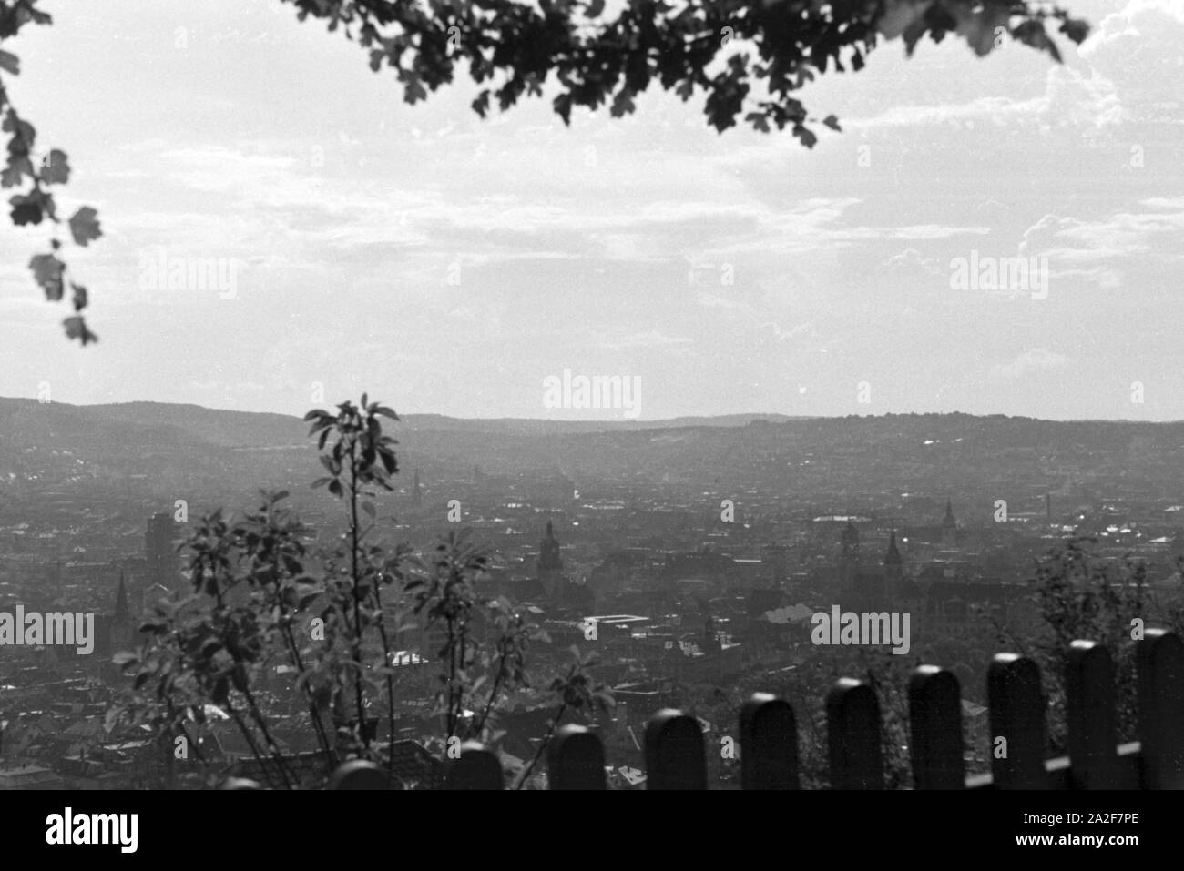 Blick über Stuttgart, Deutschland 1930er Jahre. Vista su Stoccarda, Germania 1930s. Foto Stock